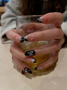 ⭐️🎀 Cute Small Almond Nails, Short Almond Nails Aesthetic, Cute Edgy Nails, Mitski Inspired Nails, Grunge Nails Almond, Gracie Abrams Nails, Nails Black Design, Angel Number Nails, Aesthetic Black Nails