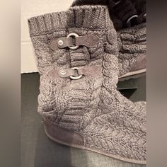 Ugg Cable Knit Boots Gently Worn And Never In Snow Or Rain. Knitted Uggs, Knit Boots, Womens Uggs, Ugg Shoes, Cable Knit, Cable, Women Shoes, Boots, Knitting