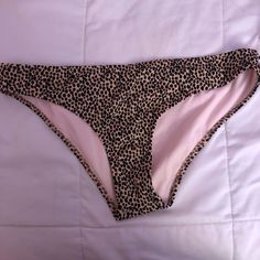 Low Coverage Cheeky Leopard Print Bikini Bottoms Never Worn Perfect Condition Tags On Perfect For Summer And Family Vacations Casual Beige Swimwear For Pool, Beige Brief Swimwear For Summer, Casual Beige Swimwear For Swimming, Leopard Print Beachwear Bottoms For Summer, Summer Leopard Print Beachwear Bottoms, Summer Beachwear Leopard Print Bottoms, Trendy Leopard Print Beach Bottoms, Trendy Leopard Print Bottoms For Beach, Trendy Leopard Print Bottoms For The Beach