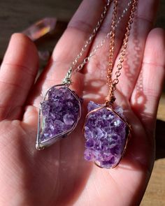 "☾ Small Dark Purple Amethyst Druze Geode Necklace ☾ High quality, rough geode amethyst in a secure & subtle setting that highlights the stone These pendants come in pure copper, 14k gold, or sterling silver. Choose from an adjustable faux leather chord, a matching 18\" copper chain, a matching 18\" sterling silver chain, a matching 14k gold chain or get just the pendant. ⭐️Faux Leather Chord Options: Choose from black, dark brown or tan. These chords are also tied to be adjustable so you can we Geode Necklace, Jewelry Gift Ideas, Protection Crystals, Amethyst Jewelry, Copper Chain, Pure Copper, Purple Amethyst, Dark Purple, Deep Purple