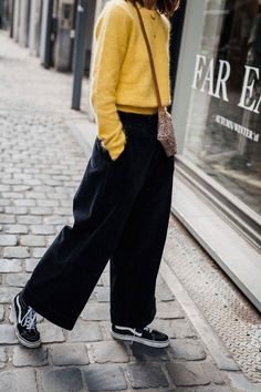 Anthropologie Womens Clothing, Wide Leg Sweatpants Outfit Winter, Wide Legs Outfit, Mode Inspo, Wide Legs