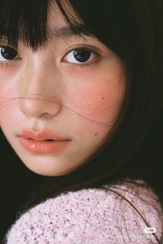 K Beauty Products Aesthetic, Cute Woman Aesthetic, Pink Makeup Asian, Face Moles Beauty Marks, Flushed Makeup Look, Natural Korean Makeup, Confident Makeup, Summer Makeup Products