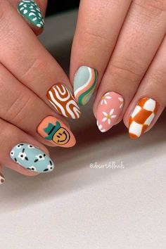 Cute Cowgirl Nails Short, Country Gel Nail Designs, Cute Country Concert Nails, Fair Nail Art, Music Fest Nails, Funky Fun Nails, Country Halloween Nails, Cute Cowgirl Nails, Country Theme Nails