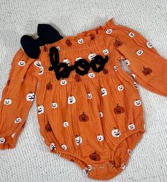 Cute Orange Cotton Onesie, Cute Fitted Long Sleeve Bubble Romper, Cute Cotton Halloween Onesie, Cute Halloween Onesie For Playtime, Embroidered Pumpkin, Baby Clothes Country, Scary Cute, Gothic Baby, Halloween Romper