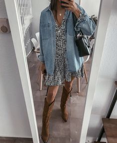 Cowboots Outfit For Women, Suede Cowboy Boots Outfit, Outfit Botas, Color Combos Outfit, Fashion Corner, Office Outfits Women, Spring Outfits Casual, Lookbook Outfits, Spring Summer Outfits