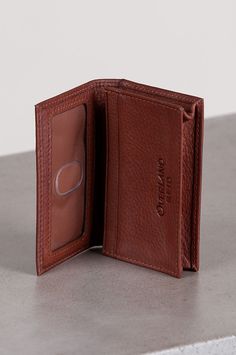 Cheap Modern Brown Card Holder, Luxury Men's Smooth Grain Card Holder, Luxury Smooth Grain Men's Card Holder, Affordable Business Casual Card Holder, Affordable Leather Business Card Holder, Luxury Smooth Grain Card Holder For Everyday Use, Casual Business Card Holder, Luxury Men's Card Holder With Smooth Grain, Luxury Classic Card Holder With Smooth Grain