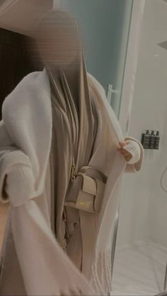 Stockholm Style Hijab, Winter Cardigans, Islamic Modest Fashion, Instagram Lifestyle, Modesty Fashion, Muslimah Aesthetic, Abaya Designs