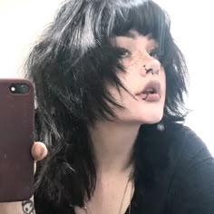 Gothic Mullet Hair, Shaggy Haircut Bangs, Gothic Hair Ideas, Alt Mullet Girl, Goth Wolfcut, Gothic Haircut Short, Emo Haircuts Medium, Scene Mullet