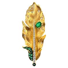 18K Yellow Gold Emerald Leaf Brooch & Pendant with Diamonds 1 Emerald - 0.20 CT 43 Diamonds - 0.43 CT 13 Emeralds - 0.175 CT 18K Yellow Gold - 6.57 GM Pendant & Brooch A precious gift for Him, Her or Yourself Luxury Green Pendant Brooch, Luxury Yellow Gold Gemstone Brooch, Luxury Yellow Gold Gemstone Brooches, Luxury Yellow Gold Brooches With Gemstones, Luxury Yellow Gold Pendant Brooch, Gold Diamond Brooch With Gemstone, Jewelry Design Inspiration, Precious Gift, Dragonfly Pendant