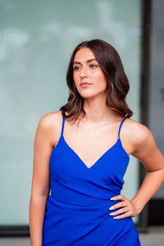 A model in a simple cocktail dress features a v-neckline with delicate straps and a fringe hemline. Simple Cocktail Dress, Simple Heels, Simple Cocktail, Hoco Dress, Hoco Dresses, Glam Fashion, Dream Dress, Preppy Style, 90s Fashion