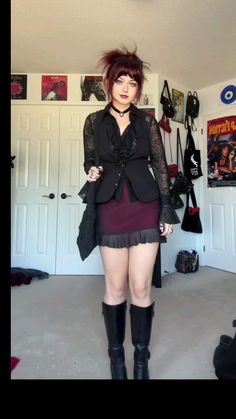 College Goth Outfit, Romantic Goth Aesthetic Outfits, Red Hair Outfit Ideas, Dark Romantic Style, Witch Fits, Red Goth Outfits, Goth Outfit Inspo, Goth Outfit Ideas