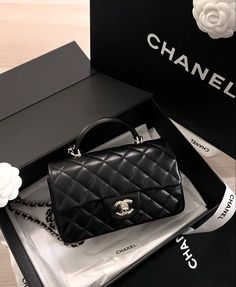 Black Chanel Bag, Goyard Tote Bag, Goyard Tote, Chanel #1, Luxury Bags Collection, Luxury Lifestyle Women, Chanel Backpack, Goyard Bag, Model Design