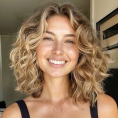 90s Lob Haircut Curly, Blonde Bob Curly Hair, Short Hair 2c Curls, Curly 2c Haircuts, Wavy Long Bob Haircuts, Curls Bob Haircut, Blonde Balayage Short Curly Hair, Curly Hair Inspo Cut, Short Wavy Hairstyles For Women Round Face