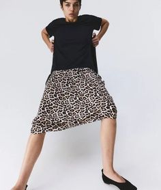 Leopard Skirt by H&M | Falda de leopardo H&M Shoes Trends, Fall Winter Shoes, Barcelona Fashion, Spring Trends