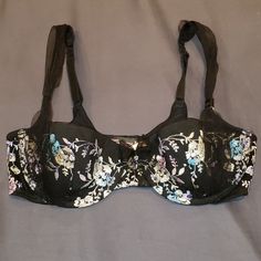 Victoria's Secret Bra With Embroidery Flowers And Lace Never Used Elegant Black Bra For Spring, Victoria Secret Bras, Embroidery Flowers, Women's Intimates, Black Blue, Blue Black, Victoria's Secret, Embroidery, Bra