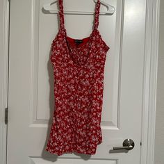 Brand New With Women’s Size L Red And White Dress. Perfect For Vacation Or A Day In The Sun ! Smoke Free Home Red Floral Print Cotton Mini Dress, Casual Red Mini Dress For Holiday, Red V-neck Cotton Mini Dress, Brown Summer Dresses, Yellow Wrap Dress, Lbd Dress, Red And White Dress, Bodycon Cocktail Dress, Cheetah Print Dress