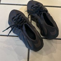 Worn A Couple Times Don’t Use It Anymore. Yeezy Black, Shoes Yeezy, Yeezy Sneakers, Yeezy Shoes, Womens Shoes Sneakers, A Couple, Shoes Sneakers, Size 6, Women Shoes