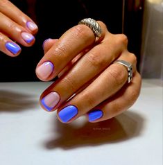 Simple Manicure Design For Short Nails, Short Nail Summer 2024, Neon Short Nails Designs, Nails For Hawaii, Minimal Nails, Cute Gel Nails, Get Nails, Dipped Nails, Minimalist Nails