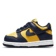 Nike Dunk Low TD Infant/Toddler Shoes Nike Shoes For Kids, Nike Dunks Outfit, Nike Kids Shoes, Dunks Outfit, Babies Fashion, Gifts For Newborns, 4 Baby, Princess Shoes, Toddler Boy Shoes