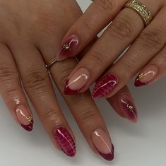 ✨🍷 🐊 - Service: #Buildergel - #gelnails #nailinspo #venturanails #nailart #fallnails #explorepage Red Pink Chrome Nails, Blooming Gel Nails Short, Burgundy Gold Nail Designs, Christmas Blooming Gel Nails, Fall Blooming Gel Nails, Nails Winter 2024, Pomegranate Nails, Different Design On Each Nail, New Yrs Nails