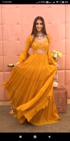 Haldi Dresses, Haldi Dress Ideas, Mehendi Dresses, Inai Pengantin, Haldi Ceremony Outfit, Haldi Dress, Wedding Dresses Ideas, Haldi Outfits, Carpet Outfits