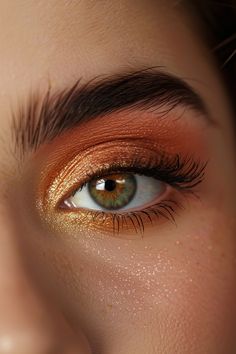 22+ Glamorous Gold Eyeshadow Ideas Orange Gold Eyeshadow, Sunset Eyeshadow Looks, Copper Eyeshadow Looks, Sunset Makeup Looks, Pisces Makeup, Orange Eyeshadow Looks, Copper Eyes, Sunset Eyeshadow, Copper Eyeshadow