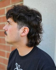 mullet hairstyle Drag Aesthetic, Soft Mullet, Tattooed Freckles, Long Curly Hair Men, Pompadour Style, Curly Hair Fade, Popular Mens Hairstyles, Haircut Inspo, Hairstyle Men