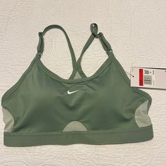 Brand New Tags Still Attached. Nike Runners, Nike High, Gray Sports Bra, Top Nike, Nike Flyknit, Nike Sports Bra, Racerback Sports Bra, Nike Green, Sports Bra Sizing