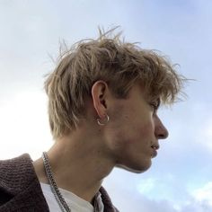 Medium Short Hairstyles For Men, Men With Bleached Hair, Short Blonde Mullet Men, Men Hair Blonde, 90s Mod Cut, Fringe Haircut Men Long Hair, Blonde Mens Hairstyles, Hairstyles For Medium Length Fine Hair, Tapered Mullet Men Straight Hair