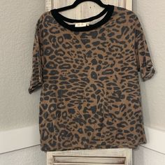 Nwt! Rd Style Women's Cheetah Print Top With Black Trim Vintage/Faded Size Large 100% Cotton Shipped With Usps Brown Tiger Print Top For Spring, Brown Tiger Print Tops For Spring, Spring Brown Tiger Print Tops, Cheetah Print Top, Cropped White Tee, Style Tops, Plaid Fashion, Crop Top Blouse, Crew Neck Shirt