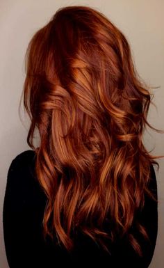 Brown And Copper Hair Color, Copper Balayage Brunette Medium, Hair Color Ideas Red Highlights, 2023 Fall Red Hair, Red Hair Color Over Brown, Red Hair With Auburn Highlights, Cooper Hair Color With Dark Roots, Fall 2023 Hair Color Trends Red, Medium Auburn Red Hair