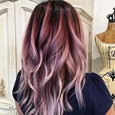 Red Violet Hair Color, Carmel Hair Color, Hair Lights, Red Violet Hair, Blonde Ombre Hair, Violet Hair Colors, Hair Color Plum, Ombre Blond, Gold Hair Colors