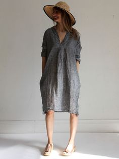 Linen Dress Pattern, Linen Tunic Dress, Apostolic Fashion, Summer Wardrobe Essentials, Trendy Sewing, Linen Fashion, Tunic Pattern, Linen Casual, Linen Tunic