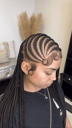 Simple Fulani Braids With Design, Half Lemonade Braids Half Box Braids, Large Fulani Braids, Fulani Styles, Side Part Fulani Braids, Fulani Braids Hairstyles, Hair Braid Patterns, Twists Hairstyles, Cornrows Natural Hair