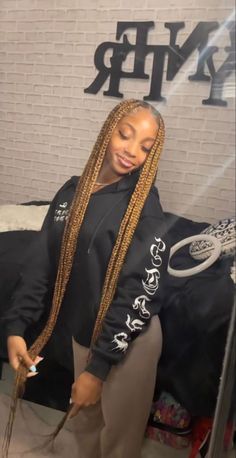 #follow #hairgoals #hairstyles #haircare #hair #braids #beautyblog #blogging #blogger #blog Blonde Knotless Braids, Pretty Braids, Braided Hairstyles For Black Women Cornrows, Blonde Braids, Cute Braided Hairstyles, Braids Hairstyles Pictures, Cute Box Braids Hairstyles, Quick Braided Hairstyles