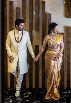 South Indian Engagement Photos, South Indian Engagement, Reception Poses, Bridegroom Outfits, Engagement Couple Dress, Indian Engagement Photos, Marriage Outfit, Hindu Wedding Photos