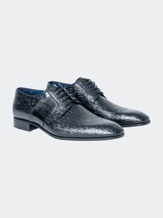 Get into your stride this season with a heritage pair of Maceoo derby brogues. With a polished leather finish, they are the ultimate in versatility. Style them with anything from a classic shirt to a tailored suit made to measure by Maceoo. Tailored Suit, Leather Finish, Classic Shirt, Shoe Shop, Derby, Oxford, Loafers, Leather, Black