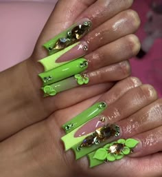 Long Green Nails, Really Long Acrylic Nails, Blue Diamond Nails, B Day Nails, Xl Nails, Green Nail Ideas, Nails For Black Women, Lime Green Nails, Nail Video