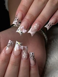 Square nails, nail inspo, hello kitty Short Acrylic Nails Square Hello Kitty, Square Nails Easy Design, Nail Inspo Square Hello Kitty, Usahana Sanrio Nails, Bape Hello Kitty Nails, Hello Kitty Nails With Initial, Tan Hello Kitty Nails, Cute Nails Acrylic Square, Cute Nail Ideas Square