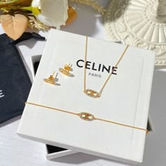 Celine Accessories Jewelry, Celine Makeup, Celine Headband, Pink In Concert, Celine Bracelet, Celine Necklace, Delicate Gold Jewelry