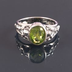 Halo Ring Engagement, Vintage Anniversary Rings, August Birthstone Ring, Green Gemstone Ring, Peridot Jewelry, Ring Halo, August Birthstone, Peridot Ring, Unisex Ring