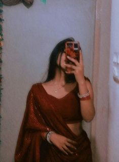 Hot Pics With Hidden Face, Half Selfie, Saree Dp, Danger Photo, Dp Pic, Desi Hot, Dark Beauty Photography, Scrapbook Frames, Stylish Kurtis Design