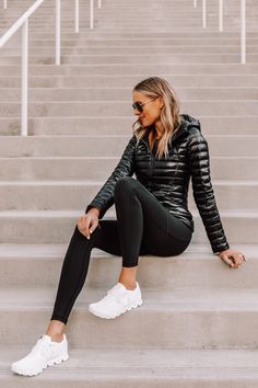 Athleisure Shoot, Lululemon Outfit Fashion, Lululemon Outfit, Fashion Jackson, Black Lululemon, Legging Outfits