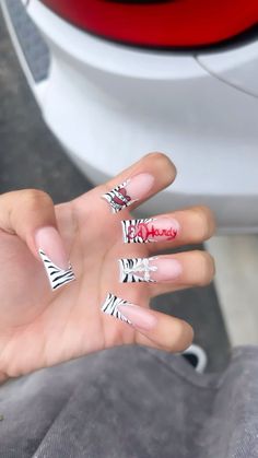 Freestyle Nail Designs, Red Nail Sets, Duck Acrylic Nails, Ed Hardy Nails, Summer Nails Black Women, Girly Acrylic Nails