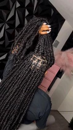 Different Twist Braids, Passion Twist Loc Method, Loc Passion Twist, Vacation Twist For Black Women, Braids Twist For Black Women, Pregnancy Braids Hairstyles, Passion Twists Hairstyle Natural Hair, Long Natural Twists, Hair Styles Twist Braid