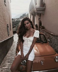 Negin Mirsalehi, Foto Tips, Hair Summer, White Outfit, Pinterest Fashion, Inspired Outfits, Outfits Casuales, Beautiful Woman, Travel Outfit