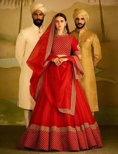 Dresses Sparkle, Saree Bollywood, Lehnga Dress, Bridal Lehenga Collection, Indian Bridal Lehenga, Bridal Lehenga Red, Tulle Skirts, Lehenga Choli Online, Indian Bridal Dress