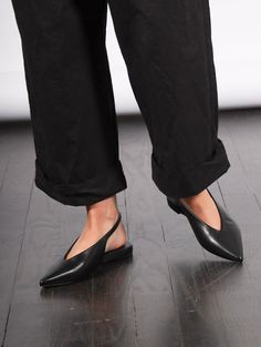 The Lyn Flat is a comfortable, pointed toe flat in a sling back style. Easy to style, wear as you would any other flat. Made in Italy. Micro Skirt, Pointed Flats, Pointed Toe Flats, Black Shirt Dress, Sling Back, Engineered Garments, Leather Flats, Nappa Leather, Dark Denim