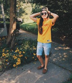 3,522 Likes, 16 Comments - Kristen Faillace (@kristenadele32) on Instagram: “Sunshine on a cloudy day 🌞” Gay Outfits, Sunshine On A Cloudy Day, Androgynous Women, Androgynous Outfits, Gender Fluid Fashion, Insta Snap, My Shirt