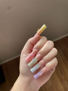 Colorful Nails With Charms, Nail Designs For Spring 2023, Christmas Acrylic Nails, Bear Nails, Nail Designs For Spring, Trendy Nail Designs, Bears Nails, Gold Glitter Nails